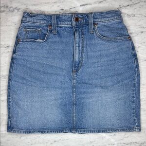 Universal Thread Women’s Light Blue Denim Skirt Sz 4/27/R